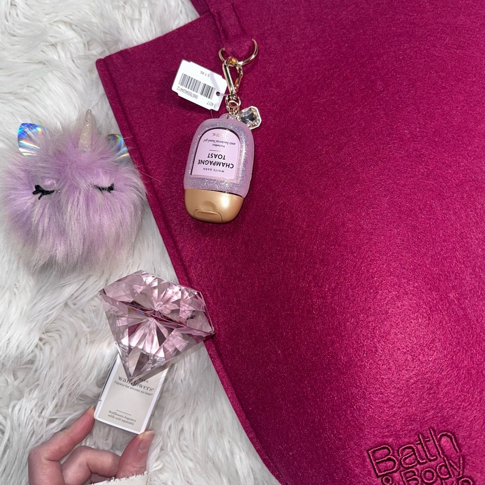 Bath & Body Works • 5 Piece Champagne Toast Felt Bag Set